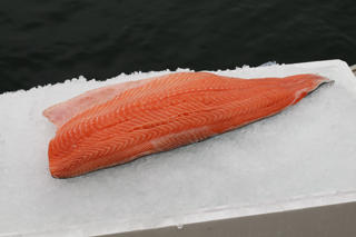 Laxfilé med Skinn C-trim