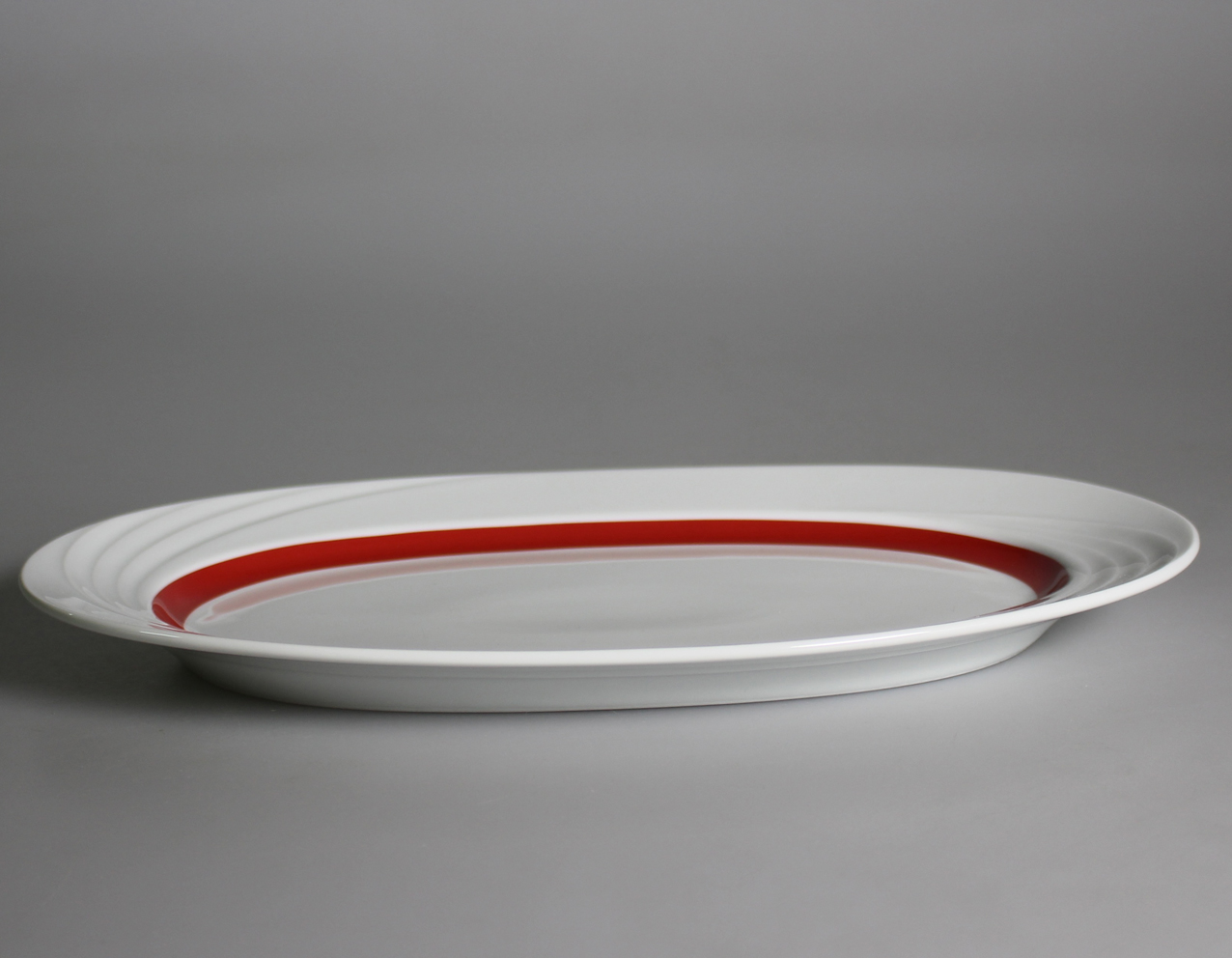 Donna Senior Fat Ovalt Röd 29,7x27cm H2,7cm