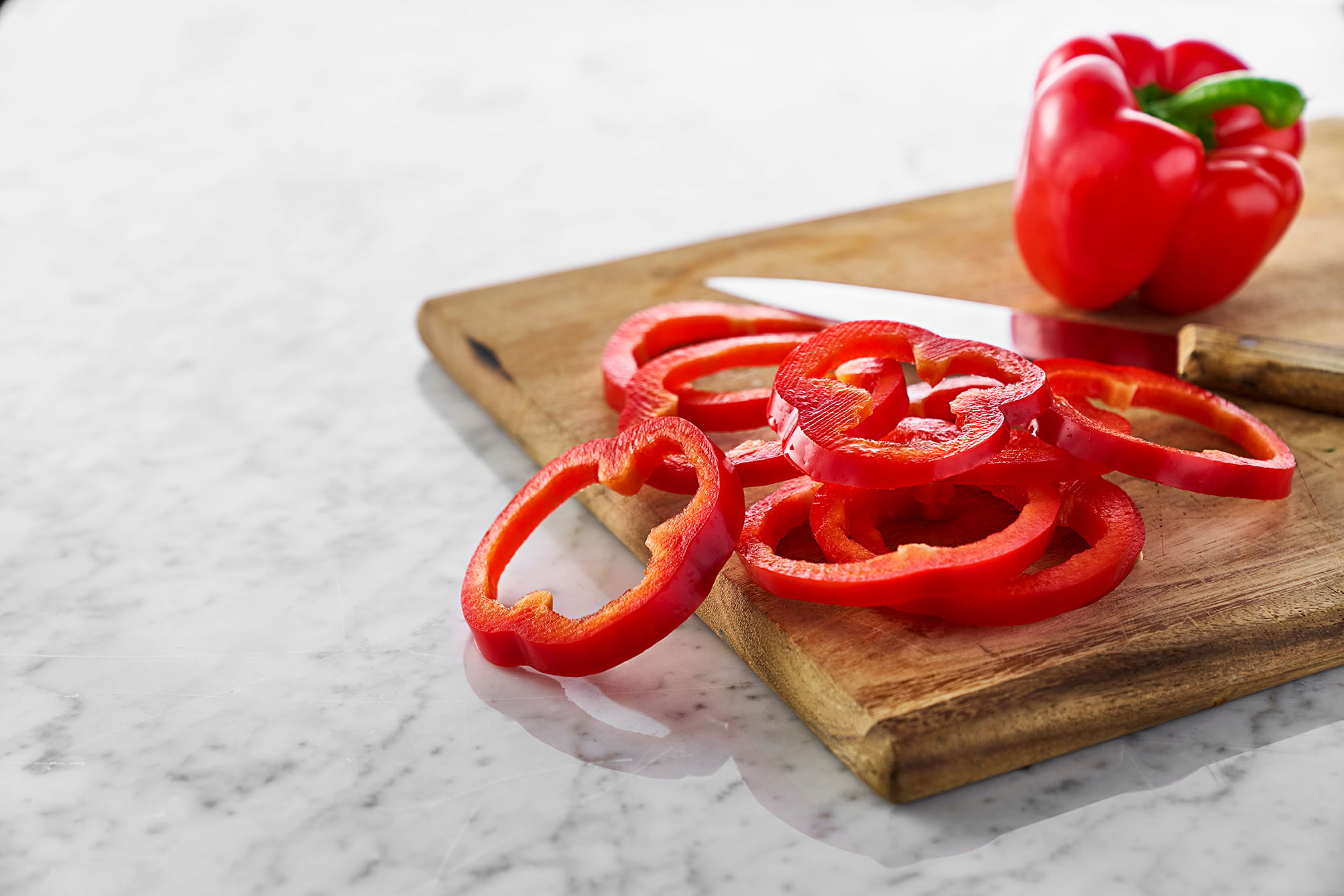 Paprika Röd Ring 3mm | Köp paprika hos Menigo.se | Menigo.se