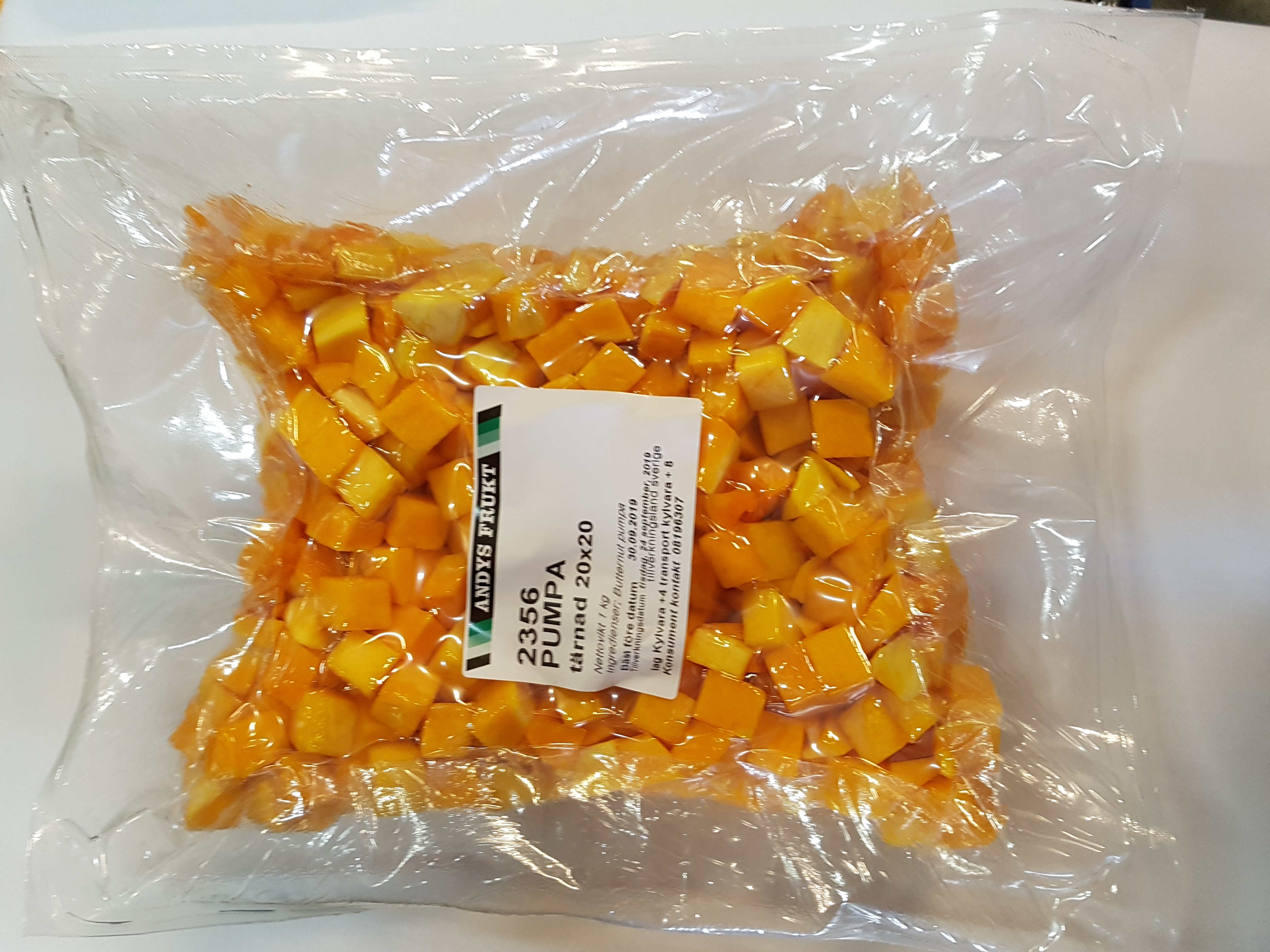 Butternut tärnad 20x20