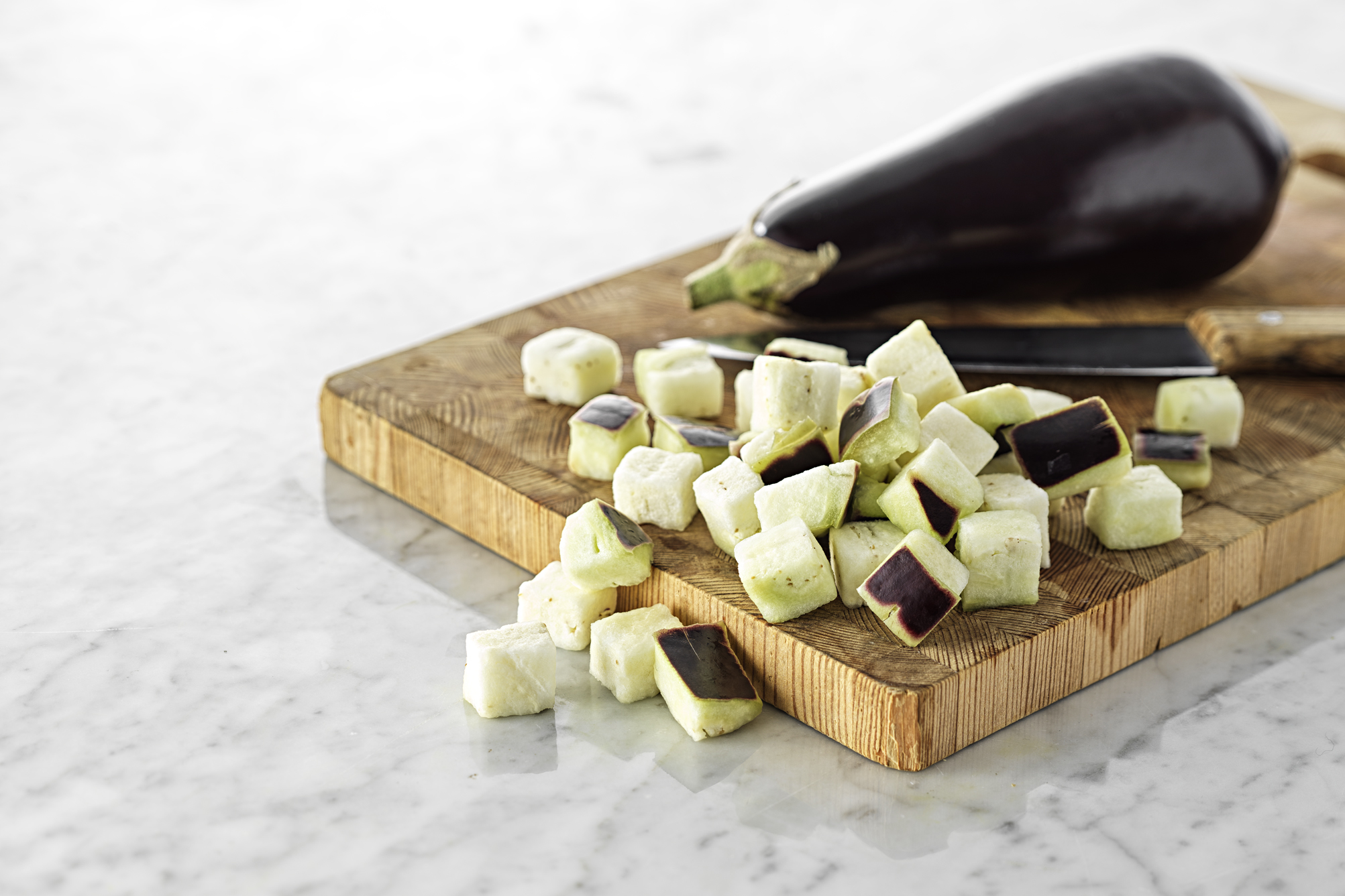 Aubergine Tärnad 20mm