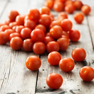 Körsbärtomat i Lösvikt