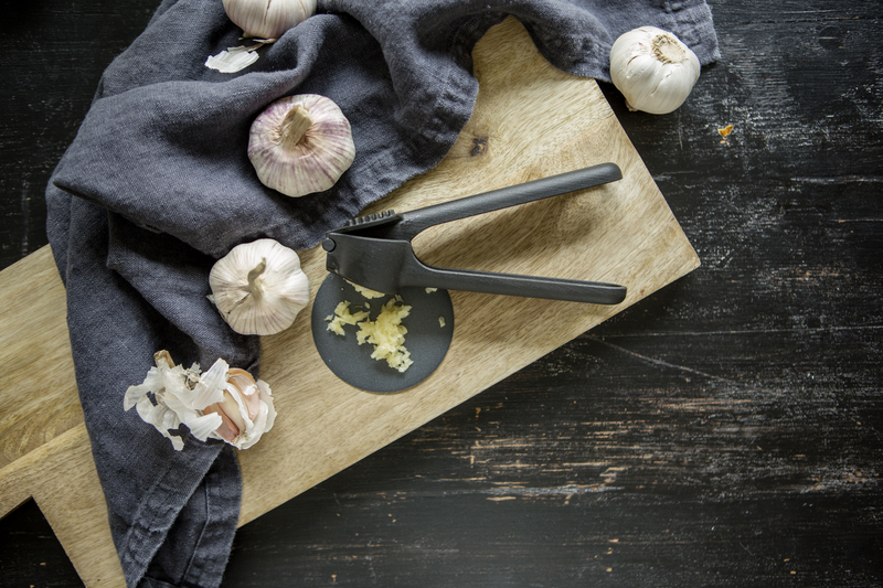 Vitlökspress Plast Svart 17cm