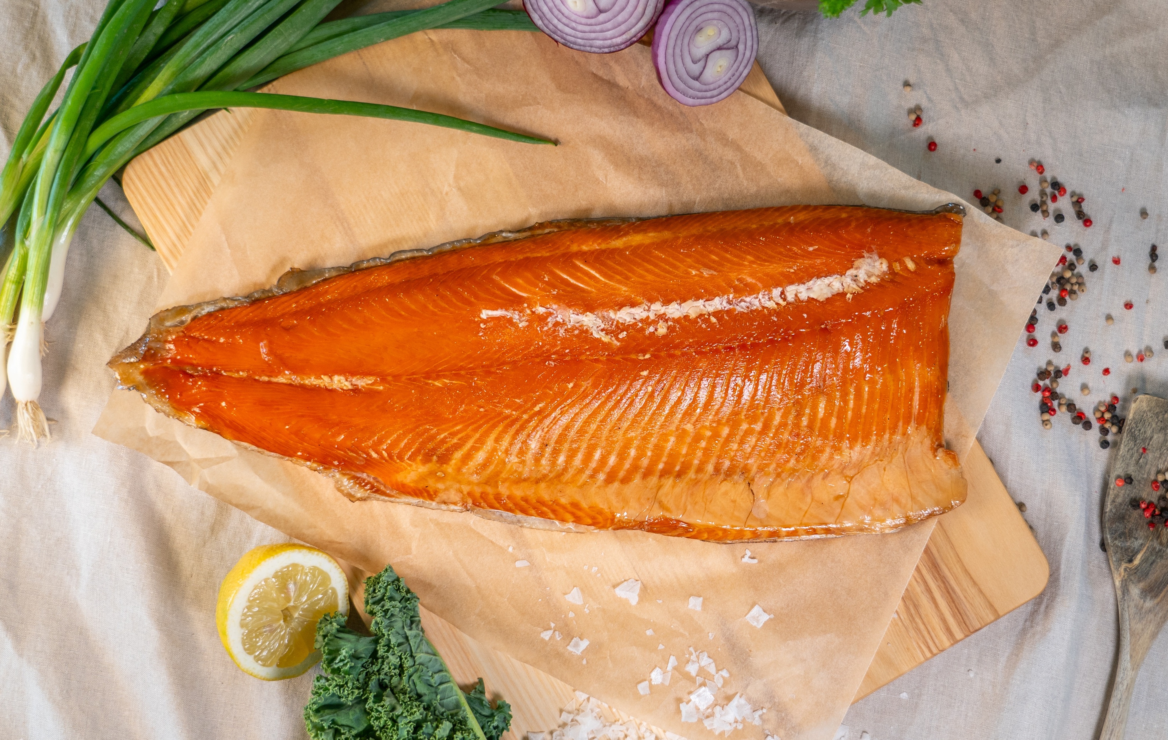 Regnbågslax Varmrökt Sida