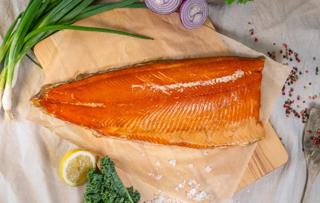 Regnbågslax Varmrökt Sida