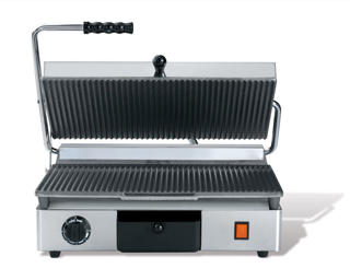 Klämgrill 16030 räfflad lagg och bord, grillyta
430x250mm, 2,8 kW 230V 1N