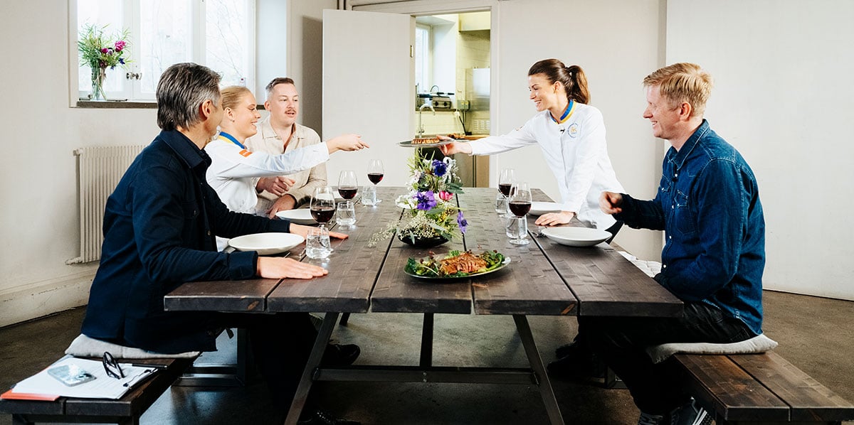 Personal och utbildning stod på agendan i avsnitt 22 av Menigos samtalsserie Länge leve måltiden. Bland gästerna fanns bland annat Årets Kock 2025, Ida Bauhn, som också stod för en vårig meny.