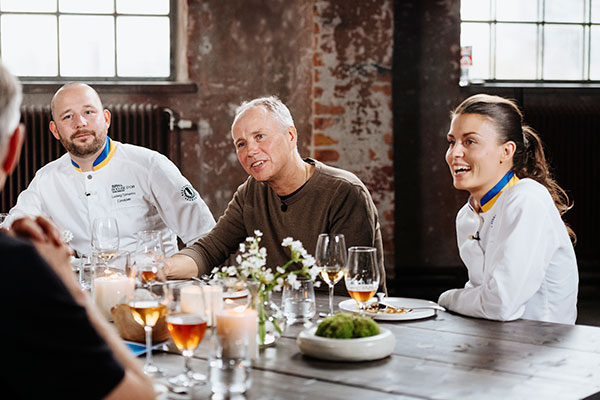 Ludwig Tjörnemo, Roland Sandgren och Ida Bauhn under inspelningen av Menigos samtalsserie Länge leve måltiden. 