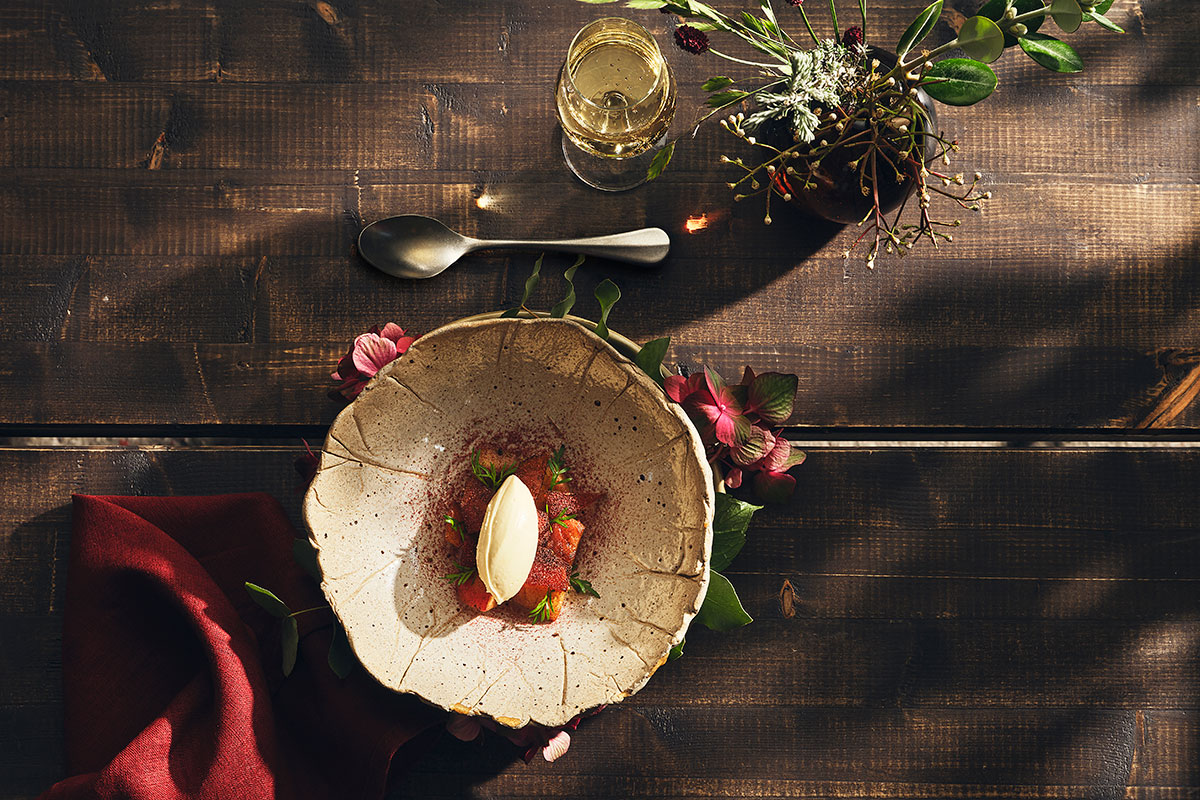 Koleldat Ingrid Marie-äpple, enrisglass och karamell. Recept av Florencia Abella.