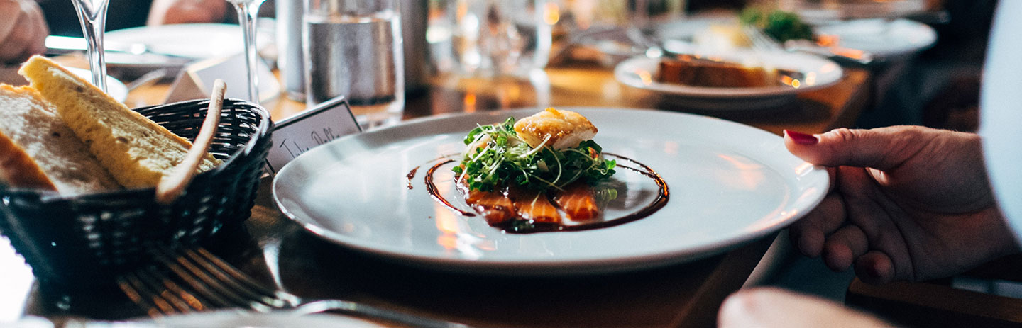 Locka fler måltidsresenärer – med lokala råvaror och digital synlighet