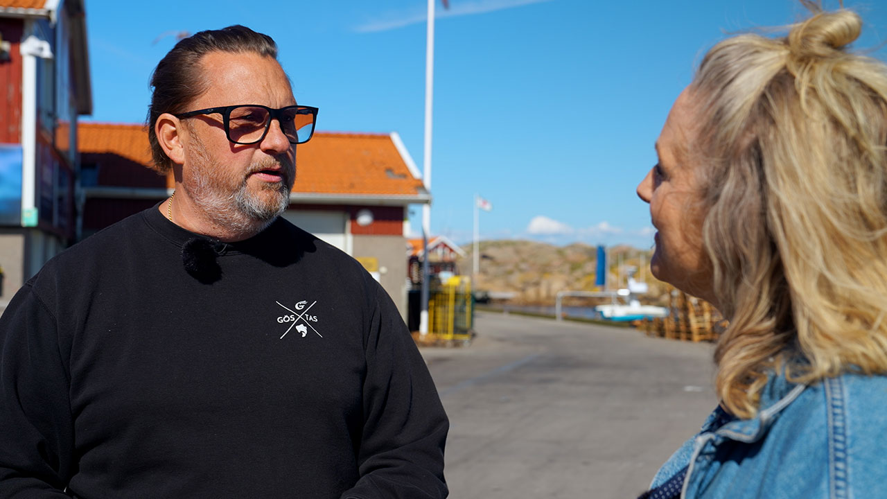 Patrik Jansson, ägare av Göstas Fiskekrog, intervjuas av Lisa Lemke.