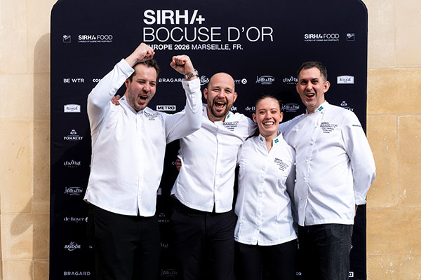 Svenske Bocuse d´Or-vinnaren Ludwig Tjörnemo med teamet i Marseille.
