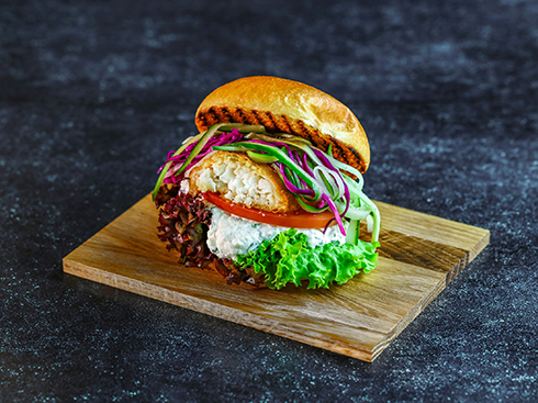 Frasig fiskburgare med picklad rödkål [Findus]