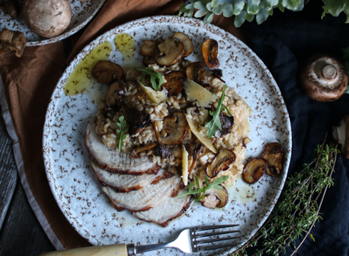 Svamprisotto med honung- och vitlöksglaserad kotlettrad [HK Scan]